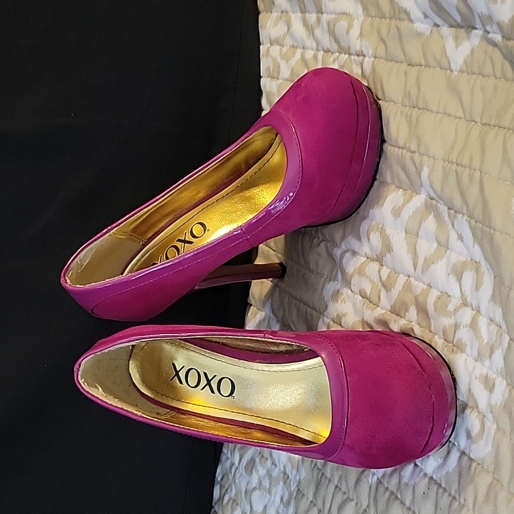 Heels - Picture 2 of 4